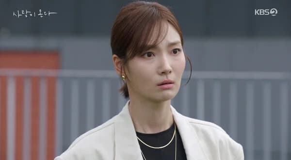Lee Joo-yeon of KBS 'Love Is Coming' Delivers Moving Performance as Jang Seo-hyun in Episode 21, Delicately Portraying a Vulnerable Heart Amid Mother-Daughter Conflict