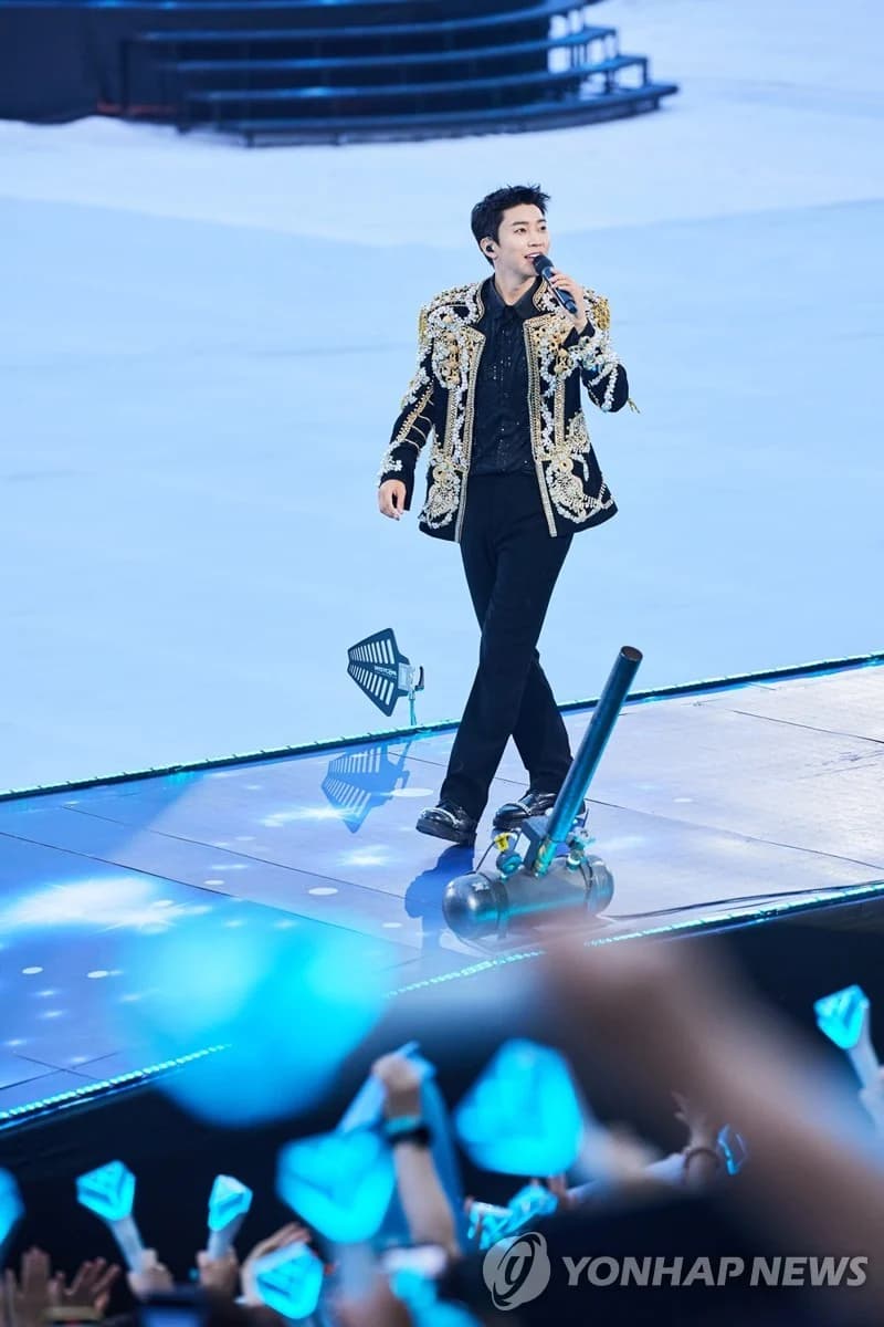 Lim Young-woong: Two Stadium Shows, No. 1 on Melon Cumulative Charts, a Cross-Generational Fandom... A New Definition of 'National Singer'