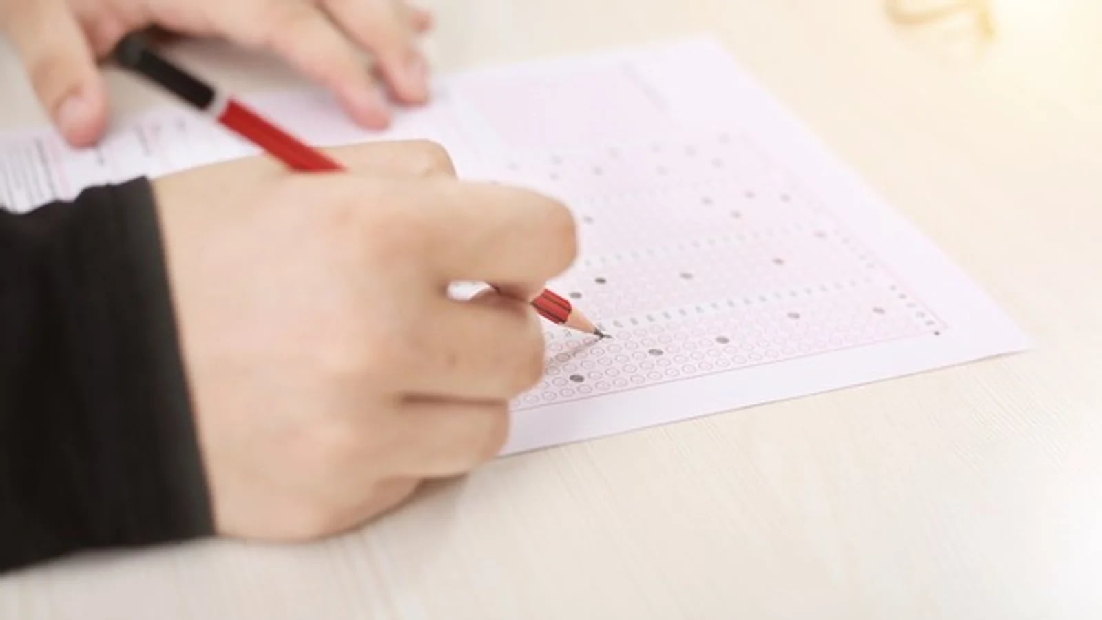 How High Are the Grade Cutoffs for Korean and Math in the October 2026 Mock Exam for First-Year High School Students? 'What Grade Will It Be?'