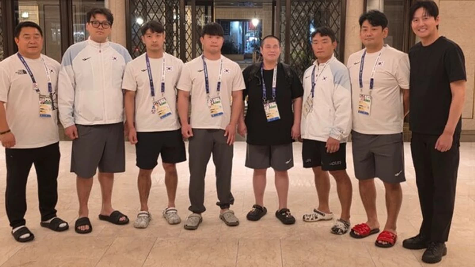 Lee Jung-jin Accompanies National Team at 2026 Aichi-Nagoya Asian Para Games Judo... Congratulates Athletes on Winning Two Silver Medals