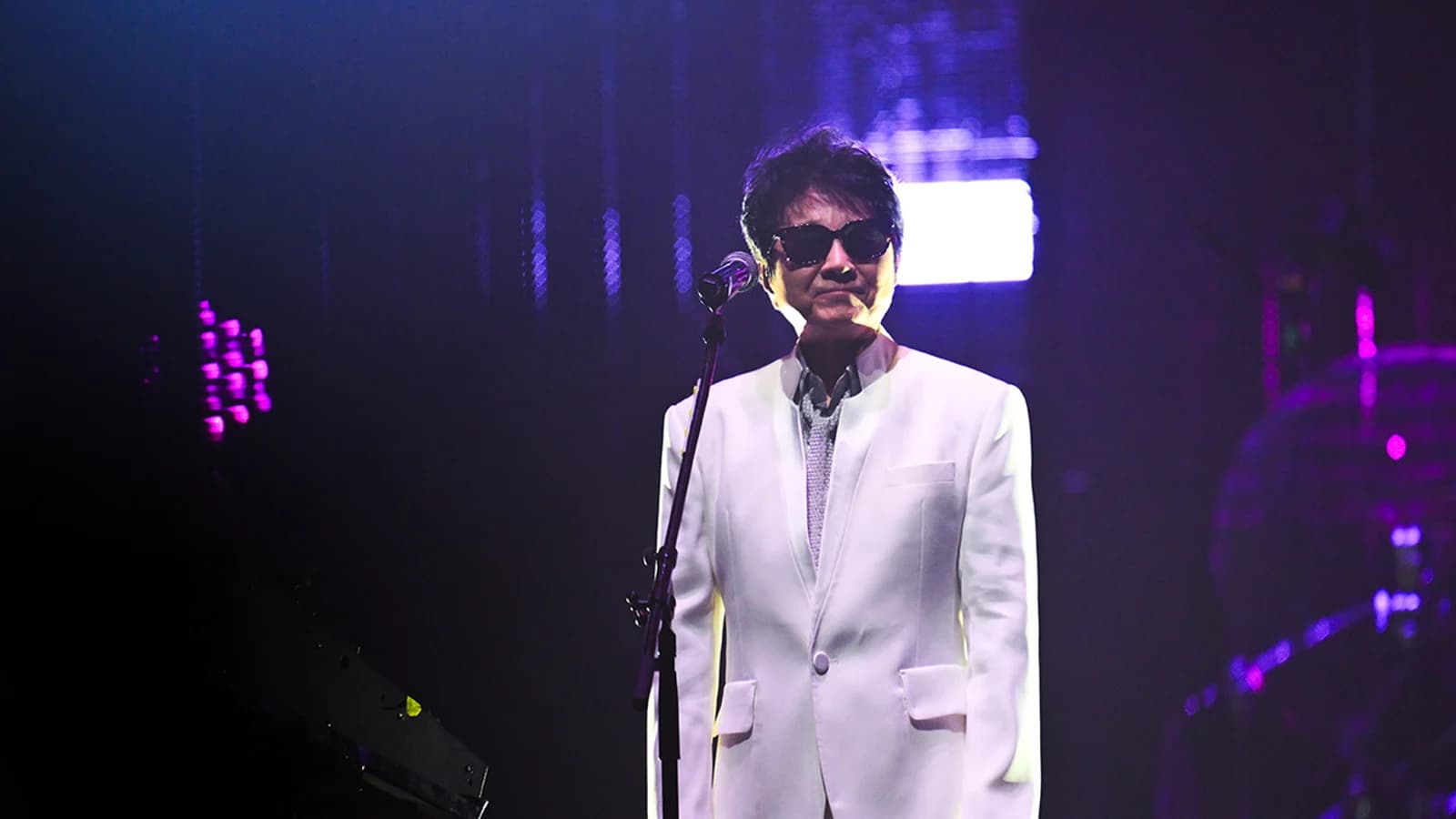 Cho Yong-pil's Songs Question Human Existence... Where Do Loneliness and Wandering Come From?