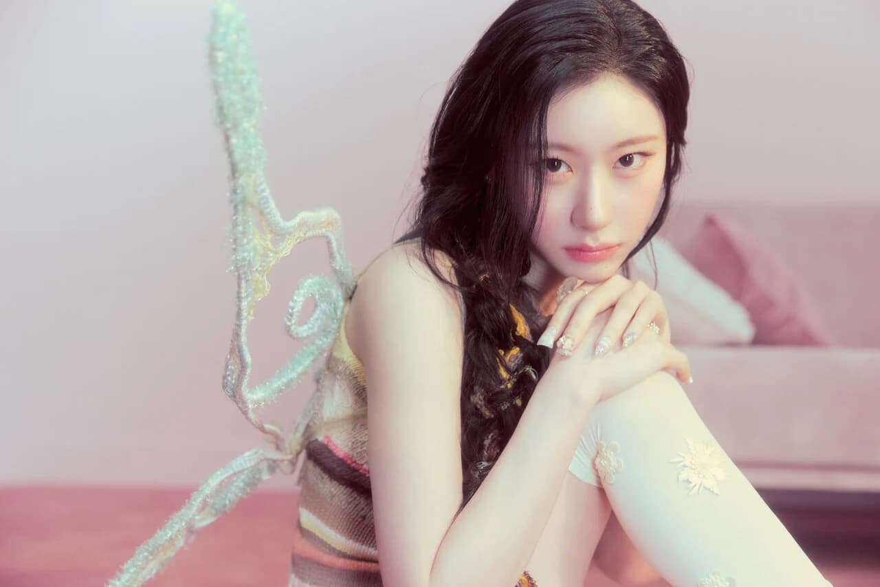 ITZY's Chaeryeong Unveils Concept Photos for Solo Debut Album 'Lovesick' — Silver Wings and Intense Aura