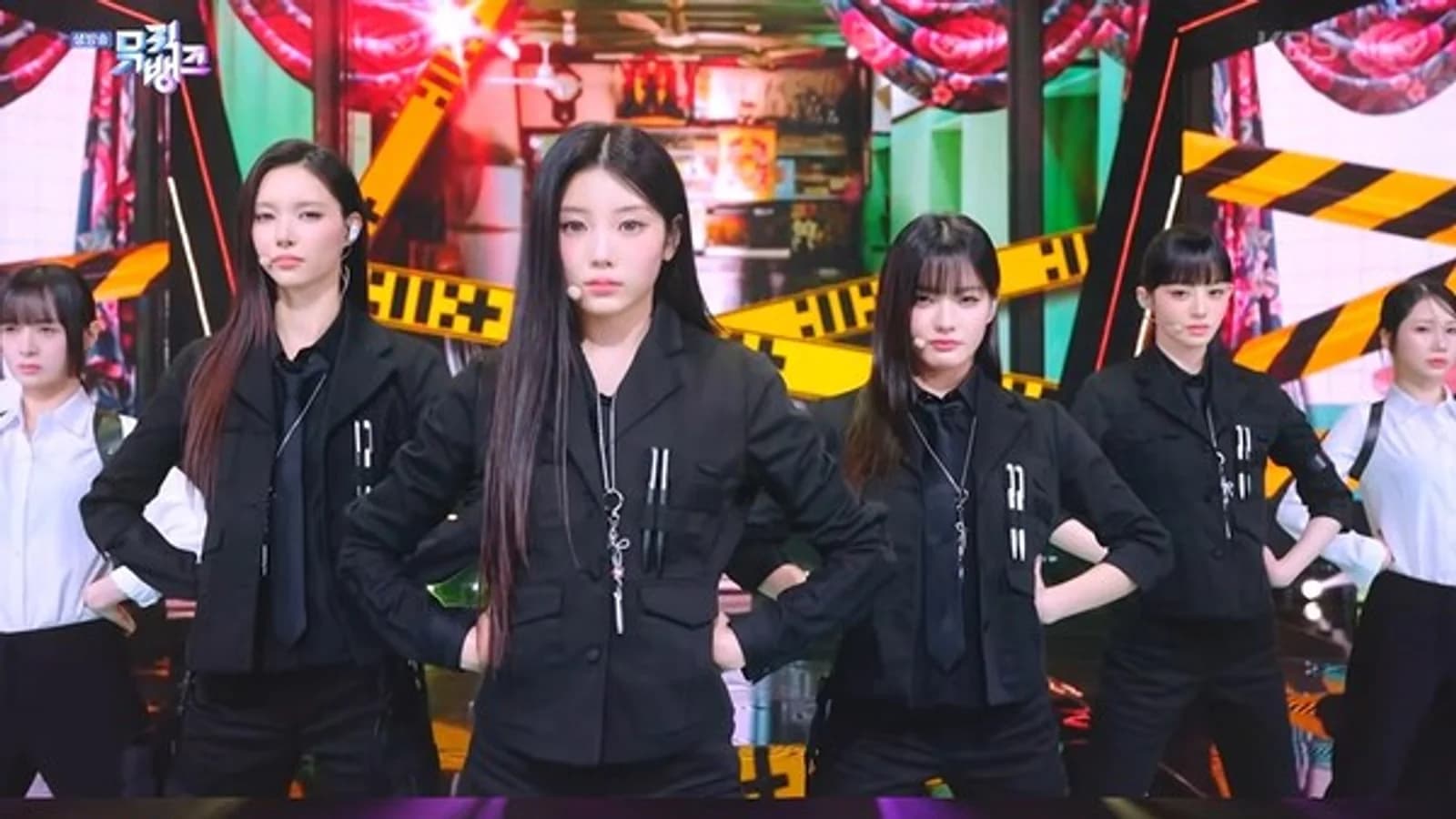 ILLIT's 'I'll Arrest You' Jumps from 67th to 17th on Global Chart... 'Music Bank' Black Agent Knife-Sharp Choreography Stage Draws Attention